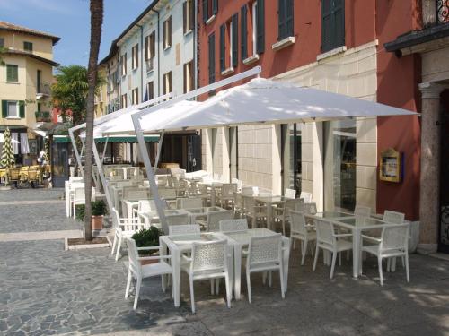 Étterem, Hotel Sirmione in Óváros Étterem, Hotel Sirmione in Óváros