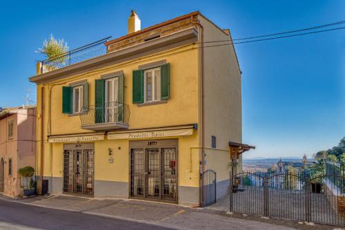 Casa Checca appartamenti per vacanze in Caprarola Casa Checca appartamenti per vacanze in Caprarola