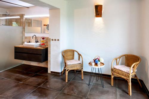 Ferienhaus mit privaten Schwimmteich und Sauna in Markt Hartmannsdorf Ferienhaus mit privaten Schwimmteich und Sauna in Markt Hartmannsdorf