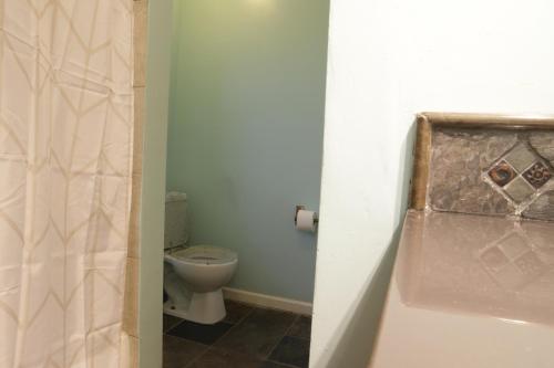 Bathroom, Langley in Grand Boulevard Bathroom, Langley in Grand Boulevard