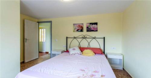 Wonderful Homelidays in Masias Moncada with shared outdoor pool