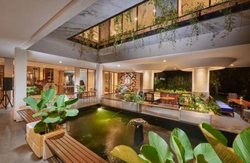 Restaurant, The Royale Krakatau Hotel in Banten Restaurant, The Royale Krakatau Hotel in Banten