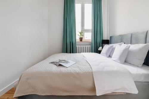 oompH Warsaw Central Supreme Apartment