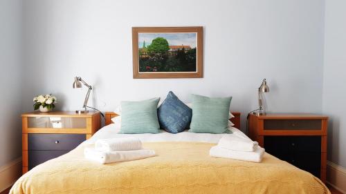 Stylish Central Edinburgh Apartment