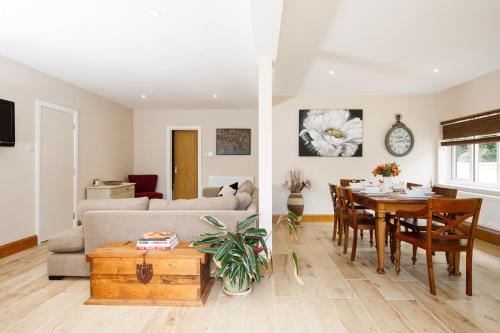 Fasilitas, 'ORCHARD CROFT LODGE - CHICHESTER', BOOK-DIRECT, New Home 1,367 Sq' Ft' , Can Sleep 8 on request , S in Sidlesham Fasilitas, 'ORCHARD CROFT LODGE - CHICHESTER', BOOK-DIRECT, New Home 1,367 Sq' Ft' , Can Sleep 8 on request , S in Sidlesham