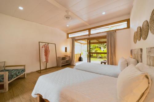 Sonora Jungle & Yoga Retreat in Puerto Viejo de Talamanca Sonora Jungle & Yoga Retreat in Puerto Viejo de Talamanca