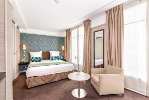 Duo Hotel near Conciergerie Palace Duo Hotel near Conciergerie Palace