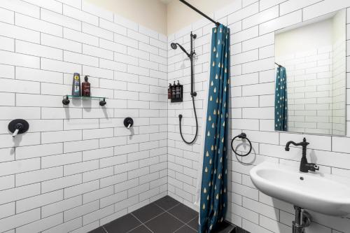 Bathroom, Hotel Queanbeyan Canberra in Queanbeyan Bathroom, Hotel Queanbeyan Canberra in Queanbeyan