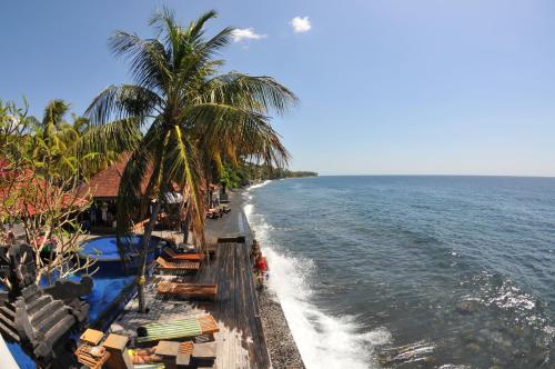 Paradise Palm Beach Bungalows in Tulamben Paradise Palm Beach Bungalows in Tulamben