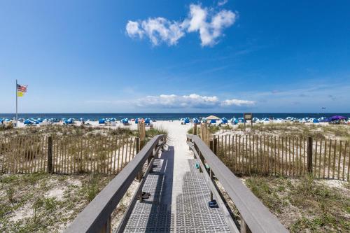 View, Lighthouse 307 in Gulf Shores (AL) View, Lighthouse 307 in Gulf Shores (AL)