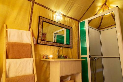 חדר אמבטיה, Best Luxury Camp in מרזאוגה חדר אמבטיה, Best Luxury Camp in מרזאוגה