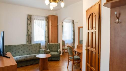Hidegpataki Fakapu Vadaszhaz in Abaújszántó Hidegpataki Fakapu Vadaszhaz in Abaújszántó