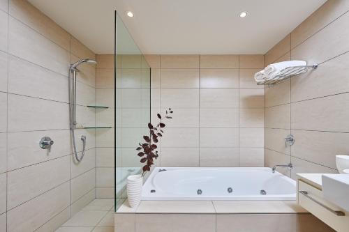 Fürdőszoba, Parehua Resort in Martinbourough Fürdőszoba, Parehua Resort in Martinbourough