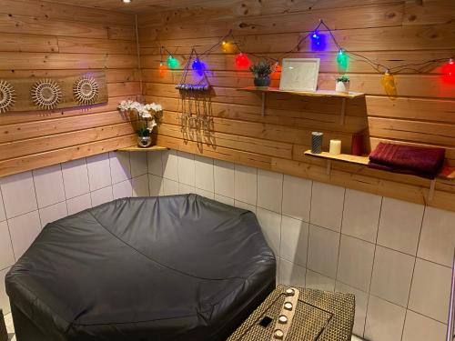 Gite avec jacuzzi a Lamothe d'Ales in Lavergne Gite avec jacuzzi a Lamothe d'Ales in Lavergne