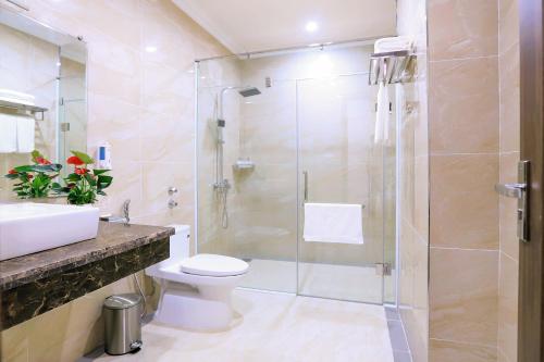 Bathroom, Gia Huy Hotel in Rao Bridge Bathroom, Gia Huy Hotel in Rao Bridge