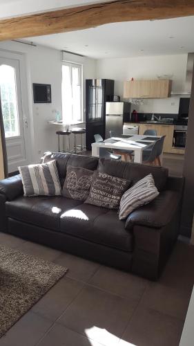 Gastenkamer, La Maison Des Chiens Rouges in Goussainville Gastenkamer, La Maison Des Chiens Rouges in Goussainville