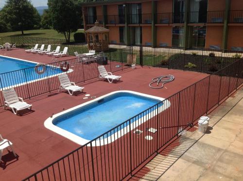 مسبح, بايمونت باي ويندام ساليم روانوك أريا (Baymont by Wyndham Salem Roanoke Area) in Salem مسبح, بايمونت باي ويندام ساليم روانوك أريا (Baymont by Wyndham Salem Roanoke Area) in Salem