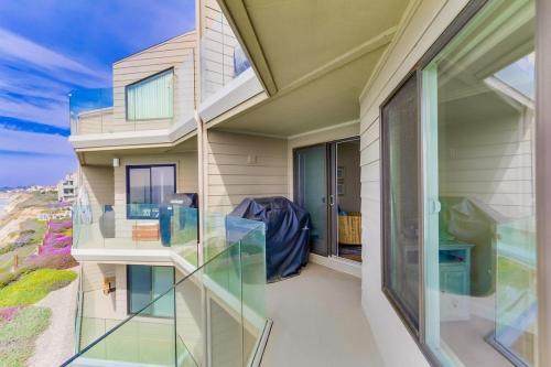 Work Friendly Oceanfront SURF25 Condo in Solana Beach Work Friendly Oceanfront SURF25 Condo in Solana Beach