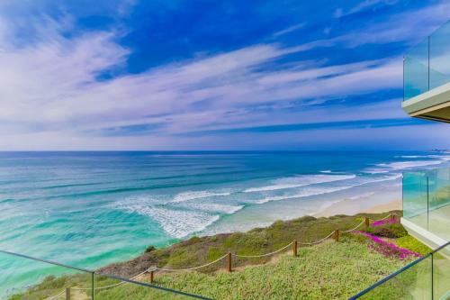 Work Friendly Oceanfront SURF25 Condo in Solana Beach Work Friendly Oceanfront SURF25 Condo in Solana Beach