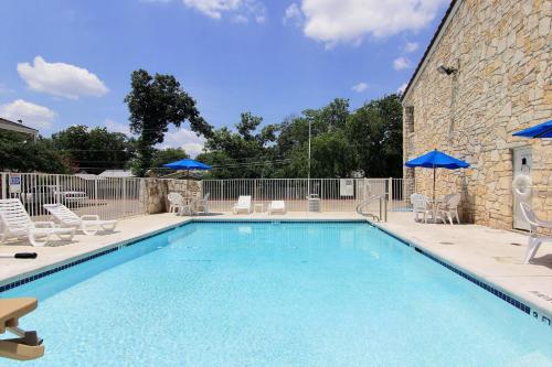 مسبح, Motel6 Austin, TX - Central Downtown UT in مركز مدينة أوستن مسبح, Motel6 Austin, TX - Central Downtown UT in مركز مدينة أوستن