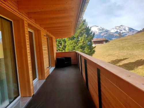 Erkély/terasz, Mountain Oasis Apartment Kandersteg-Adelboden in Kandergrund Erkély/terasz, Mountain Oasis Apartment Kandersteg-Adelboden in Kandergrund