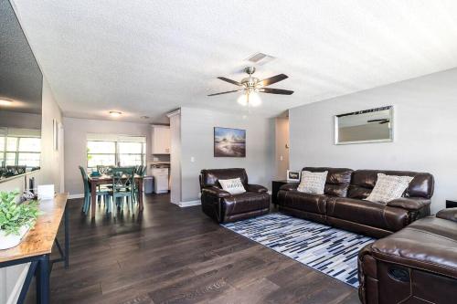 'Casa Bella' Florida Getaway with Heated Spa & Grill in North Port (FL) 'Casa Bella' Florida Getaway with Heated Spa & Grill in North Port (FL)