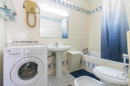 Badezimmer, Lovely T0, Armação de Pera, Algarve, Portugal (Lovely T0, Armacao de Pera, Algarve, Portugal) in Silves Badezimmer, Lovely T0, Armação de Pera, Algarve, Portugal (Lovely T0, Armacao de Pera, Algarve, Portugal) in Silves
