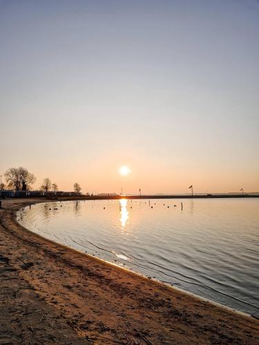 Beach, Nieuw! Sfeervol Tiny House in de natuur en aan het water in Hulshorst Beach, Nieuw! Sfeervol Tiny House in de natuur en aan het water in Hulshorst