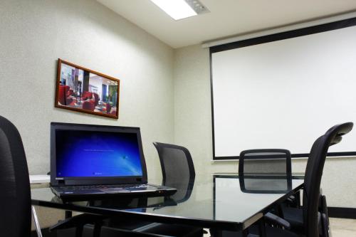 Hotel Trinitarias Suites in Barquisimeto Hotel Trinitarias Suites in Barquisimeto