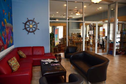 Előcsarnok, Ramada by Wyndham & Suites South Padre Island in South Padre Island (Texas) Előcsarnok, Ramada by Wyndham & Suites South Padre Island in South Padre Island (Texas)