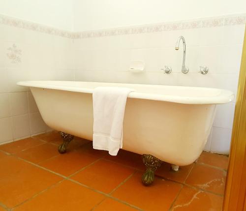 Fürdőszoba, Bimbadgen Estate Vineyard in Rothbury Fürdőszoba, Bimbadgen Estate Vineyard in Rothbury