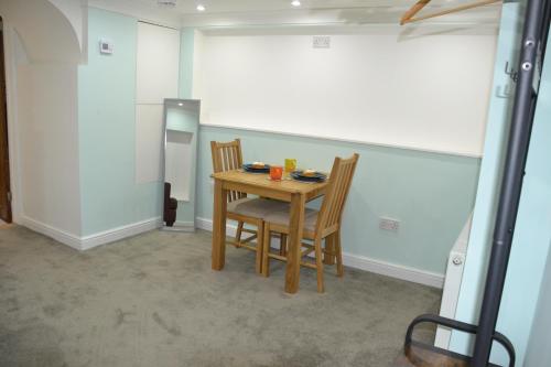 Willow Tree 1 bed Apartment - STAYSEEKERS