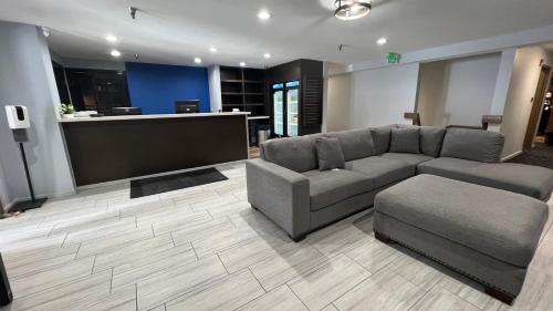 Lobby, SureStay Plus Hotel by Best Western Mammoth Lakes in Mammoth Lakes Lobby, SureStay Plus Hotel by Best Western Mammoth Lakes in Mammoth Lakes