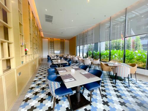 레스토랑, 머큐어 쿠알라룸푸르 글렌마리 (Mercure Kuala Lumpur Glenmarie) in 수방 자야 레스토랑, 머큐어 쿠알라룸푸르 글렌마리 (Mercure Kuala Lumpur Glenmarie) in 수방 자야