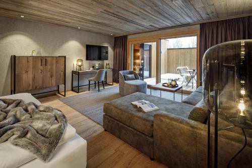 Alpenhotel Kitzbuhel am Schwarzsee - 4 Sterne Superior in Kitzbuhel Town Center Alpenhotel Kitzbuhel am Schwarzsee - 4 Sterne Superior in Kitzbuhel Town Center