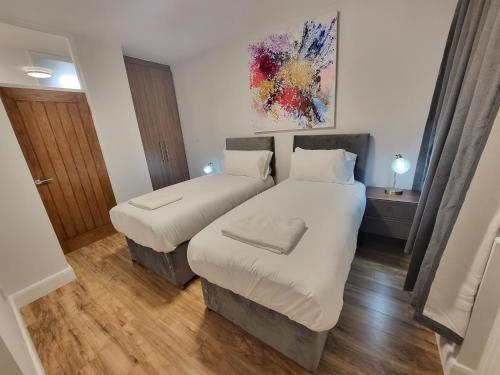 Garland Contemporary Central London Apartment