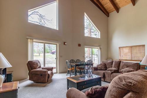 Streiff Lake House in Bass Lake (CA) Streiff Lake House in Bass Lake (CA)