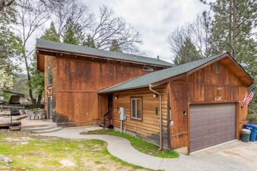 Streiff Lake House in Bass Lake (CA) Streiff Lake House in Bass Lake (CA)