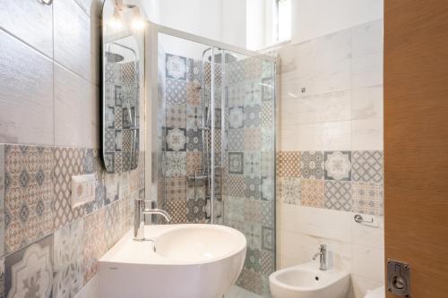 Bathroom, Refined Apartment in Trullo with parking in Pezzolla Bathroom, Refined Apartment in Trullo with parking in Pezzolla