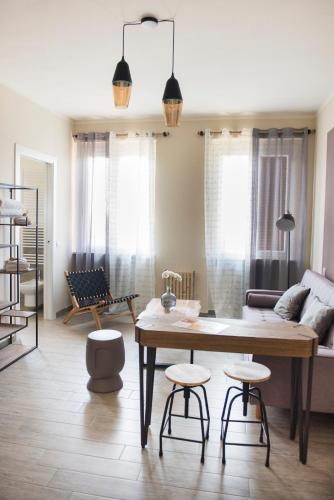 Superior Double Room with City View image 7