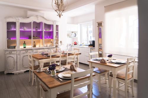 Kitchen, RomAntic Dreams Guest House in San Giovanni Kitchen, RomAntic Dreams Guest House in San Giovanni