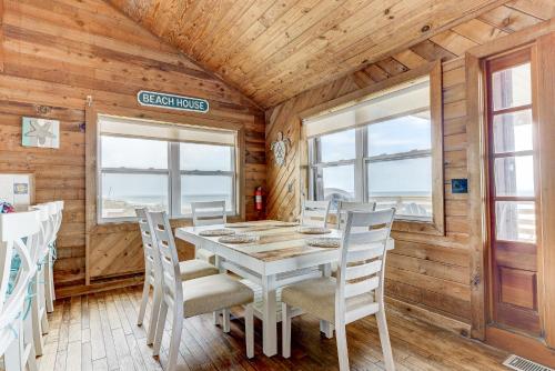 Dreamview, Beach Front, 3 Bedrooms, Wifi, Sleeps 10 in Vilano Beach Dreamview, Beach Front, 3 Bedrooms, Wifi, Sleeps 10 in Vilano Beach