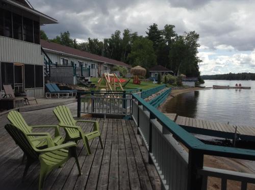 設施, Algonquin Inn Lakeside Resort in 阿岡昆高地 (ON) 設施, Algonquin Inn Lakeside Resort in 阿岡昆高地 (ON)