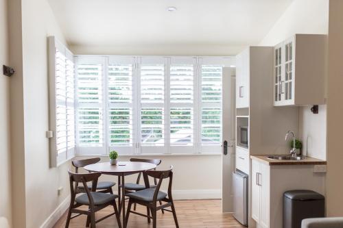 Canungra Hotel in Tamborine Mountain Canungra Hotel in Tamborine Mountain