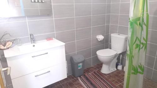 Salle de bain, Studio agréable à Capesterre-de-Marie-Galante 25 m² vue mer (Studio agreable a Capesterre-de-Marie-Galante 25 m² vue mer) in Capesterre-de-Marie-Galante Salle de bain, Studio agréable à Capesterre-de-Marie-Galante 25 m² vue mer (Studio agreable a Capesterre-de-Marie-Galante 25 m² vue mer) in Capesterre-de-Marie-Galante