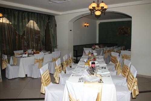 Restaurant, Hotel Royal 2 in Urziceni Restaurant, Hotel Royal 2 in Urziceni