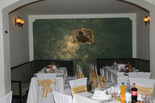 Restaurant, Hotel Royal 2 in Urziceni Restaurant, Hotel Royal 2 in Urziceni