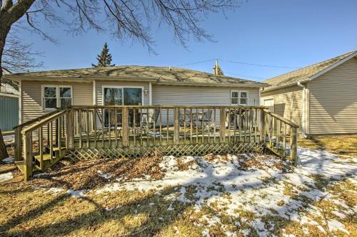 Twin Lakes Escape with Deck Less Than 1 Mi to Beach! in Richmond (IL) Twin Lakes Escape with Deck Less Than 1 Mi to Beach! in Richmond (IL)