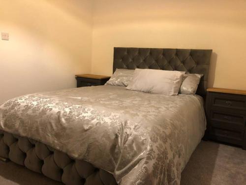 The Villas, Newly refurbished modern home - Free parking, Prime, Netflix in Buckingham The Villas, Newly refurbished modern home - Free parking, Prime, Netflix in Buckingham