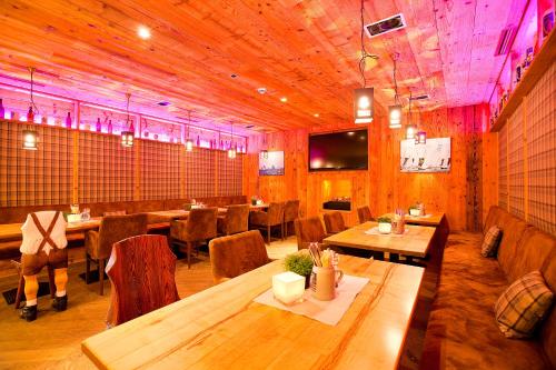 酒吧/高級酒吧, 奧夫基辛POST酒店 (DIE POST Landgasthof Aufkirchen) in 伯格 酒吧/高級酒吧, 奧夫基辛POST酒店 (DIE POST Landgasthof Aufkirchen) in 伯格